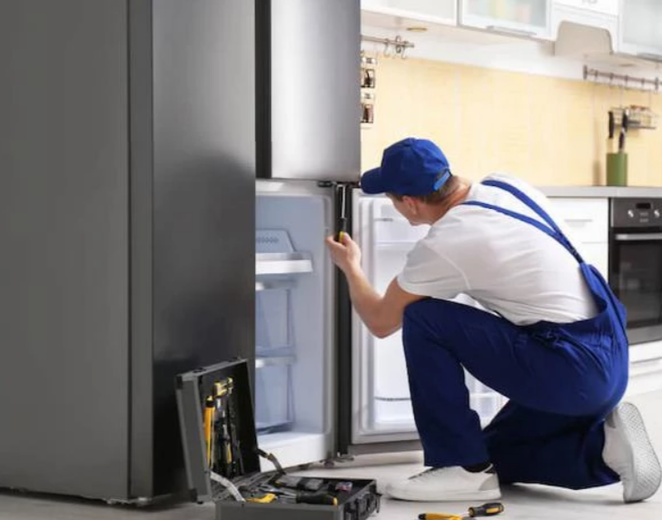 Перегрівається компресор холодильника й вимикається