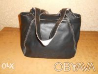 Элегантная новая фирменная женская сумка из кожзаменителя, широкая, цвет – черны. . фото 2