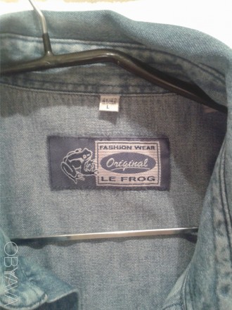 Продам джинсовую мужскую рубашку фирмы Le frog(оригинал),насыщенного синего цвет. . фото 3