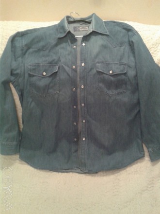 Продам джинсовую мужскую рубашку фирмы Le frog(оригинал),насыщенного синего цвет. . фото 1