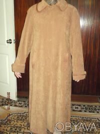 Продам длинное (почти до пят) к низу расклешенное пальто (плащ) светло-коричнево. . фото 2