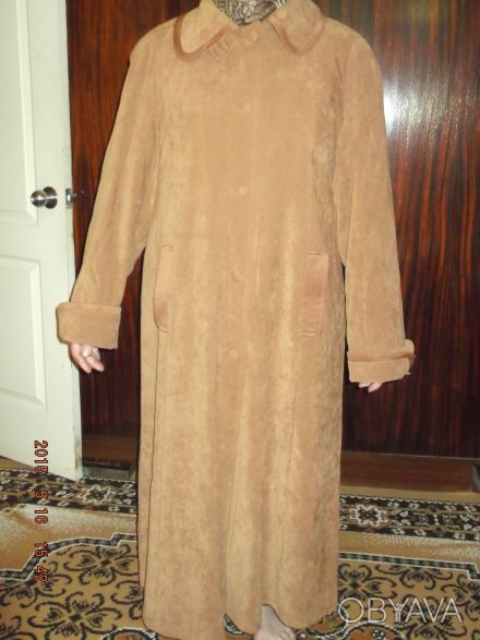 Продам длинное (почти до пят) к низу расклешенное пальто (плащ) светло-коричнево. . фото 1