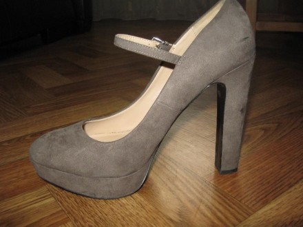 Продам туфли ZARA , на 39 размер, одевались несколько раз. Цвет серый, замшевые.. . фото 2