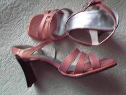 Босоножки розовые летние туфли кожзам лаковые обувь женская 41 размер

Босонож. . фото 10