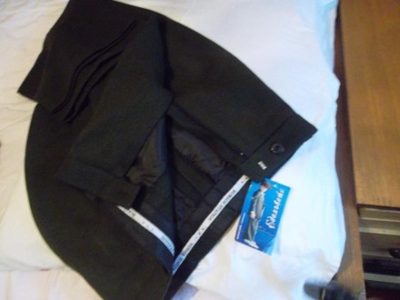 брюки темно-темно серого цвета, тепленькие. пояс на крючке-застежке и молнии, на. . фото 3