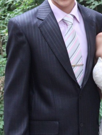 Новый костюм+розовая рубашка+галстук(готовый комплект)) Надевался один раз Состо. . фото 2