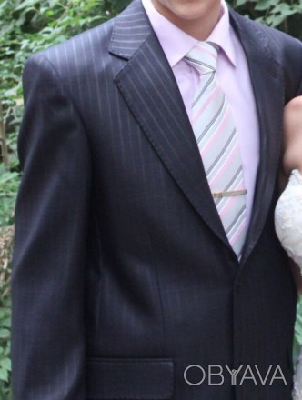 Новый костюм+розовая рубашка+галстук(готовый комплект)) Надевался один раз Состо. . фото 1