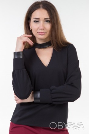 Необычная осенняя женская блуза черного цвета с кожаной вставкой-чокером от укра. . фото 1