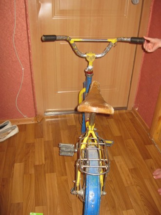 Продам детский велосипед, подходит и для девочки и для мальчика. основной цвет ж. . фото 3
