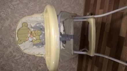 Легкий, компактный стульчик для кормления малыша. Легко складывается и не занима. . фото 2