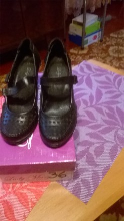 кожаные туфли, размер - 36 на 35 (маломерки), цвет - черный, в хорошем состоянии. . фото 4