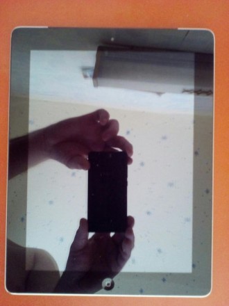 iPad 2 ,32GB ,wifi, 3g,пользовались очень аккуратно ,нет царапин на крыше -на эк. . фото 3