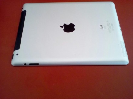 iPad 2 ,32GB ,wifi, 3g,пользовались очень аккуратно ,нет царапин на крыше -на эк. . фото 6