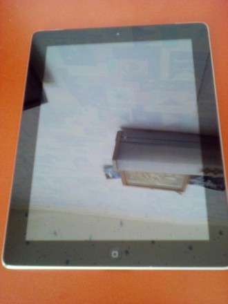 iPad 2 ,32GB ,wifi, 3g,пользовались очень аккуратно ,нет царапин на крыше -на эк. . фото 2