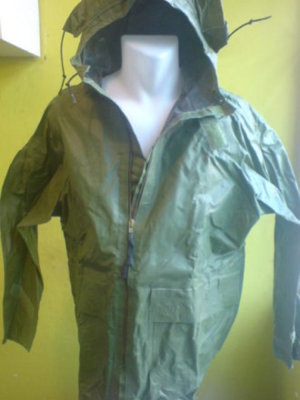 Куртка, предназначенная для ношения поверх верхней одежды для защиты от проливно. . фото 3