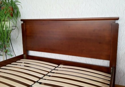 Двуспальная кровать изготавливается из массива натуральных пород древесины ольха. . фото 5