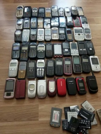 Продаю мобильные телефоны 90-х годов на запчасти и восстановление.
Есть много м. . фото 7