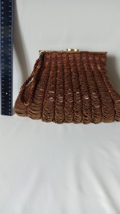 Эксклюзивная сумочка- клатч ручной работы, связана из бисера бронзового цвета. В. . фото 5