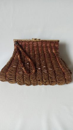 Эксклюзивная сумочка- клатч ручной работы, связана из бисера бронзового цвета. В. . фото 6