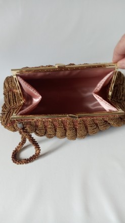 Эксклюзивная сумочка- клатч ручной работы, связана из бисера бронзового цвета. В. . фото 7
