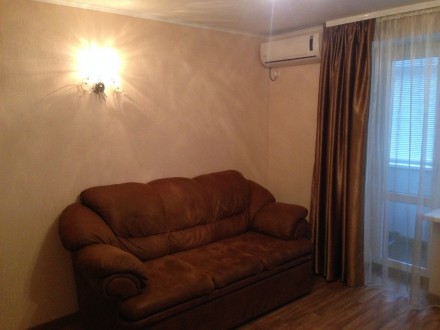 Евроремонт, двуспальная кровать, диван, встроенная кухня, бытовая и мелкобытовая. . фото 7