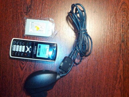 Простой неубиваемый телефон стандарта sdma-indicom+2зарядки+автомобильная зарядк. . фото 3