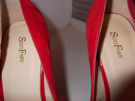 Красивенные красные туфли 40-41 размера. Эко замша, есть коробка. Абсолютно новы. . фото 9