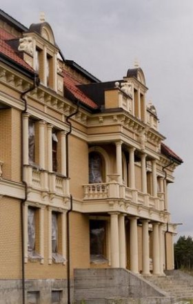 Частная резиденция представляет собой комплекс зданий, сооружений и парковой тер. Иванковичи. фото 4
