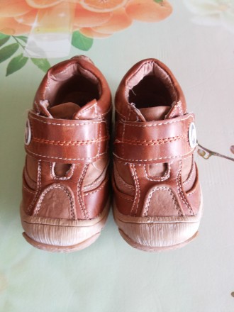 Продам повністю шкіряні туфельки-кросівочки для хлопчика чи дівчинки в дуже гарн. . фото 3