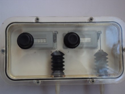 Продам блок лічильників СХ-106 ( дві штуки в пластмасовому корпусі з механізмами. . фото 2
