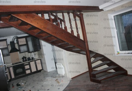 Предлагаем услуги по изготовлению деревянных лестниц под ключ (сосна, ольха, ясе. . фото 9