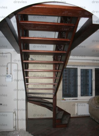 Предлагаем услуги по изготовлению деревянных лестниц под ключ (сосна, ольха, ясе. . фото 8