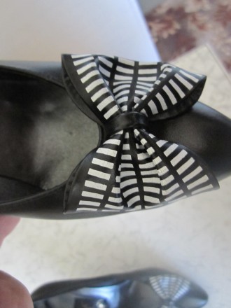 Продам новые туфли женские кожаные ( производство Германия ) . Цвет черный , нос. . фото 4