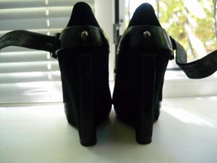 Туфли женские замшевые натуральные на танкетки с лаковым ремешком,новые ни разу . . фото 7