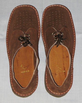 Легкие туфли из натуральной замши, которую можно мыть.
Темно-коричневого, однор. . фото 4
