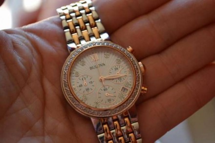 Красивые женские часы-хронограф с 34 натуральными бриллиантами американского бре. . фото 3