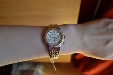 Красивые женские часы-хронограф с 34 натуральными бриллиантами американского бре. . фото 5