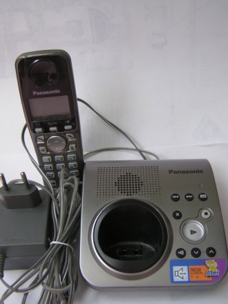 Стационарный телефон.
Описание:
Монохромный дисплей с подсветкой
Подсветка кл. . фото 3