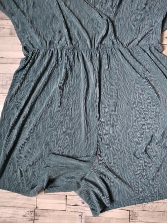 Комбинезон шорты New Look Tall женский зеленый
в хорошем состоянии
Размер 46(М. . фото 3