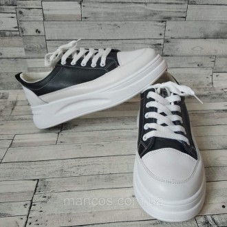 Стильные кроссовки черные женские
новые
Размер 41,по стельке 25,5 см
цвет черный. . фото 4