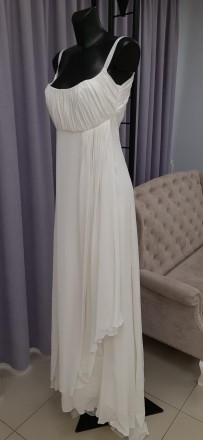 Классическое свадебное платье в греческом стиле
Верх на бретелях, мягкие шифонов. . фото 3
