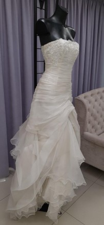 
Классическое пышное свадебное платье из натурального шёлка
Кружево вышитое бисе. . фото 2
