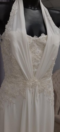 Свадебное шифоновое платье с вышивкой бисером и шлейфомКружево вышито паеткой, м. . фото 3