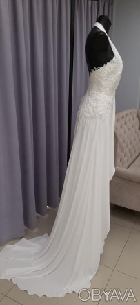 Свадебное шифоновое платье с вышивкой бисером и шлейфомКружево вышито паеткой, м. . фото 1