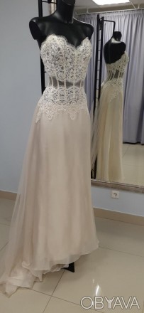 Свадебное платье из натурального шёлка с белым кружевом и вышивкой бисеромСостав. . фото 1