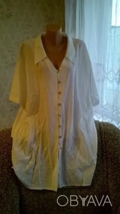Блуза белая. Размер 58-60 Батист.По низу вышивка Состояние отличное ПОГ-77см Дл . . фото 1