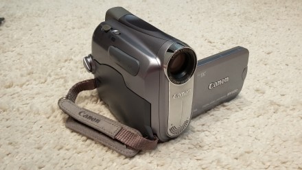 Продам кассетную видеокамеру Canоn MV290 Сделана в Японии. Полный комплект. Сост. . фото 3