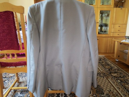 Високоякісний напівшерстяний костюм сiрого кольору вітчизняного виробництва. Роз. . фото 3