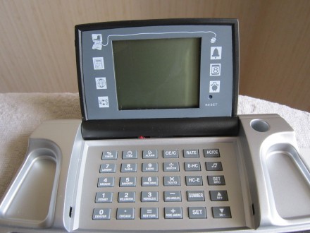 Офисный настольный прибор
Часы  калькулятор будильник коврик для мышки. . фото 3