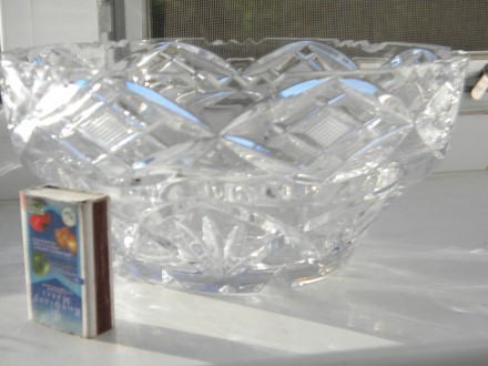 В связи с ненадобностью распродаю наследство: вазы хрустальные в количестве 2 шт. . фото 2